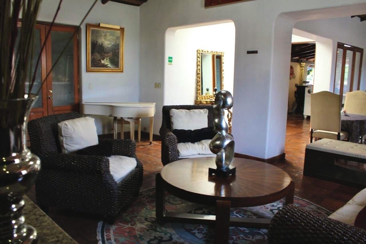 2 restaurantes; se sirven desayunos 