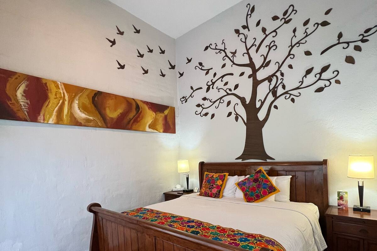 Suite Noche | Premium bedding, free minibar, in-room safe, soundproofing