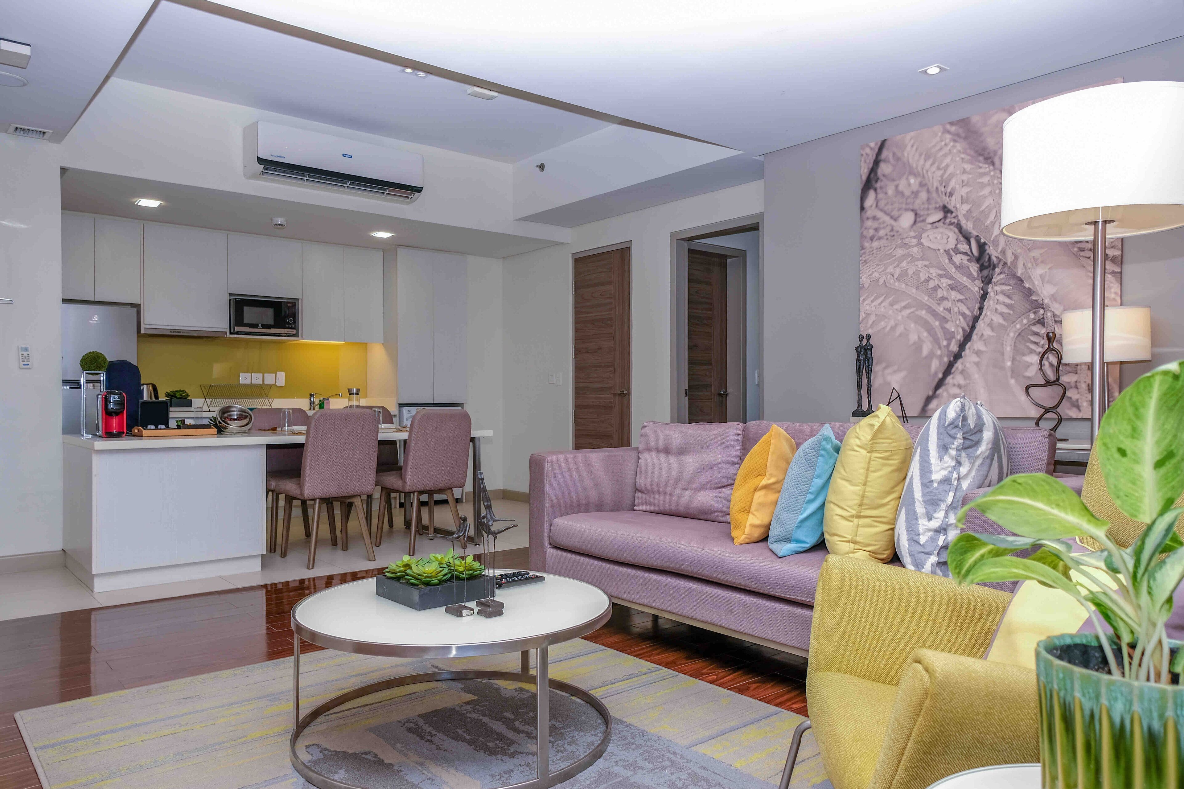 Premier Apartment, 1 Bedroom, Non Smoking | Living area | 32-inch TV with cable channels