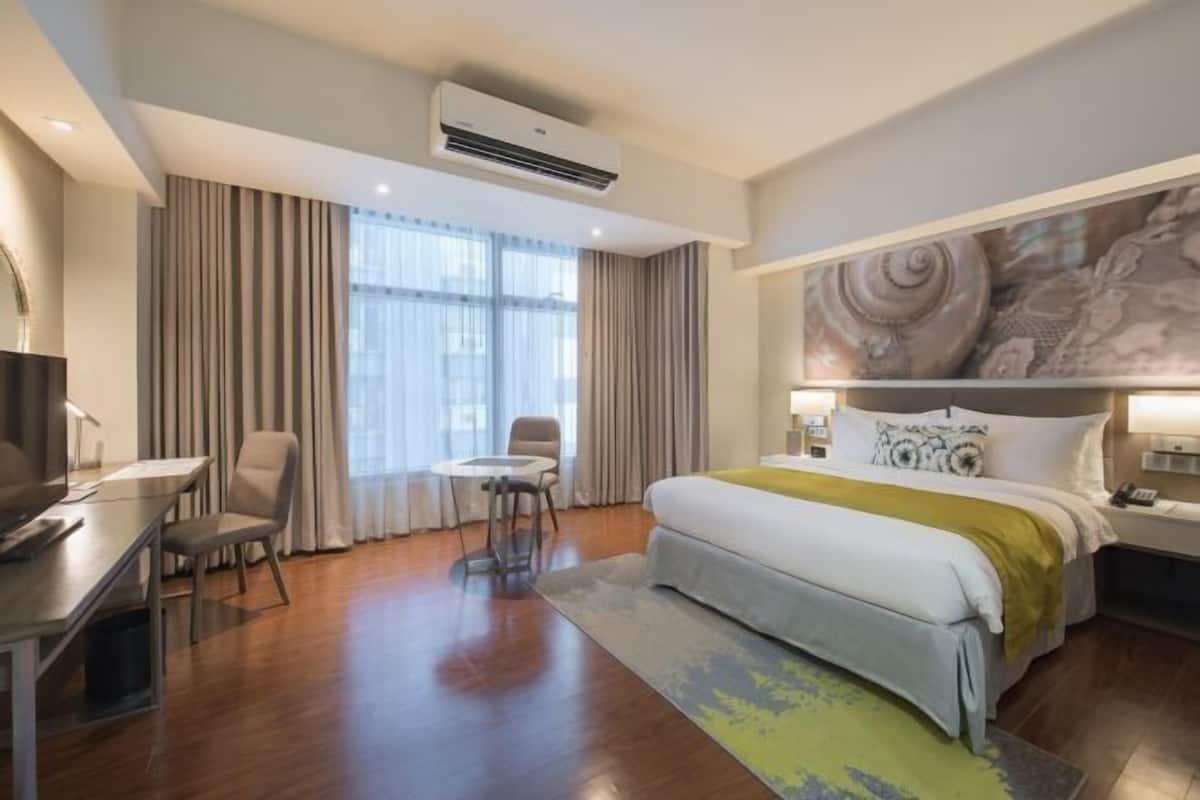 1 bedroom, premium bedding, in-room safe, soundproofing
