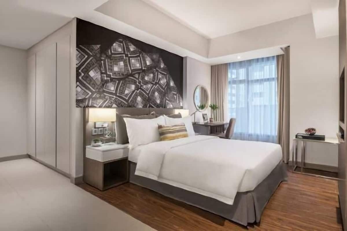 1 bedroom, premium bedding, in-room safe, soundproofing