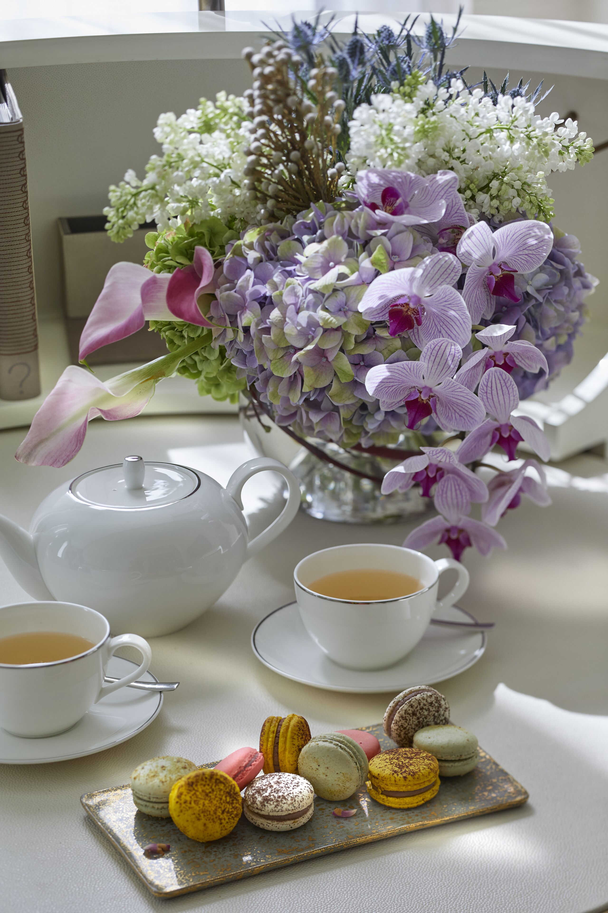 Ropa de cama de alta calidad, cubrecamas y minibar 