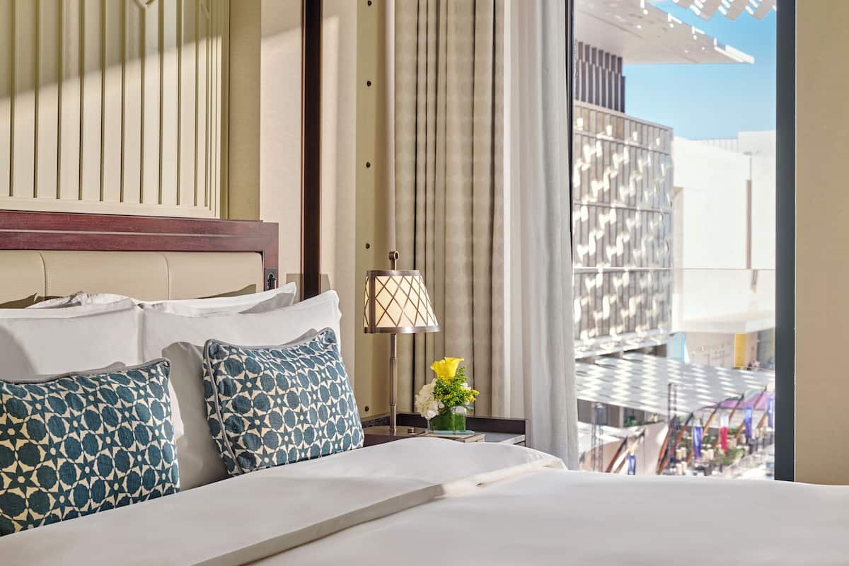 studio suite, 1 king bed | premium bedding, down duvets, minibar, in-room safe