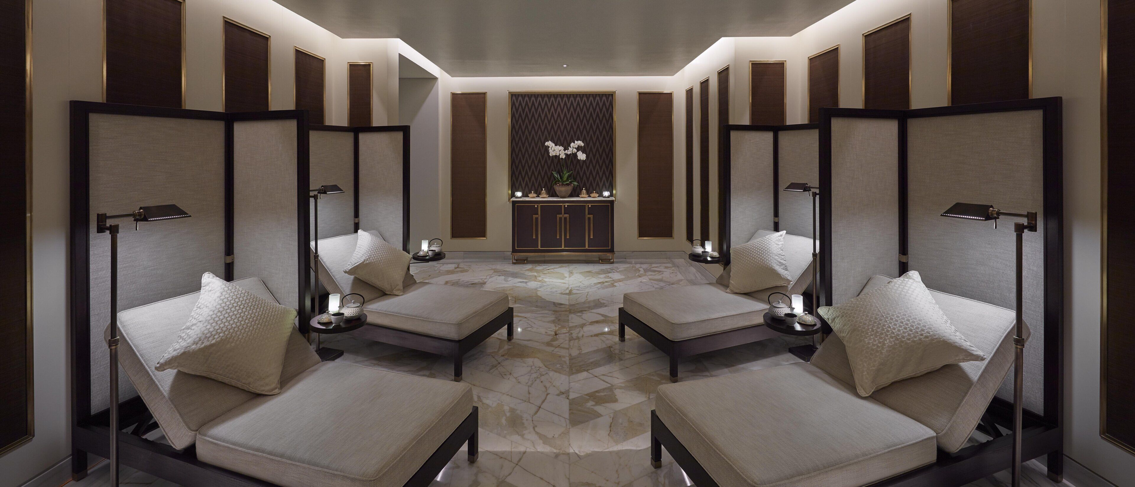 Couples treatment rooms, sauna, steam room, body treatments