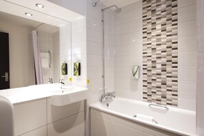 Bathroom - Premier Inn Leeds Cc - Whitehall Road (Leeds)