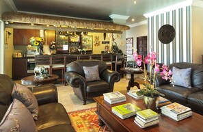 Lobby sitting area - uShaka Manor Guest House (Umhlanga)