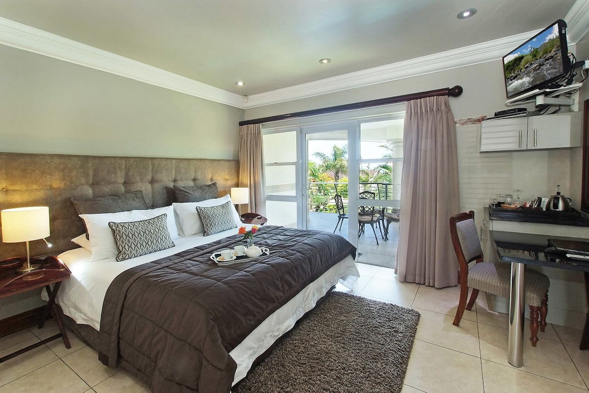 Executive Suite | Minibar, brankas, meja kerja, dan Wi-Fi gratis