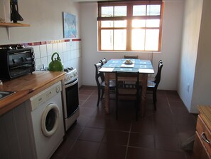 Rumah Keluarga, 3 kamar tidur, pemandangan gunung (Aloe) | Dapur pribadi | Lemari es, microwave, kompor, dan ketel listrik