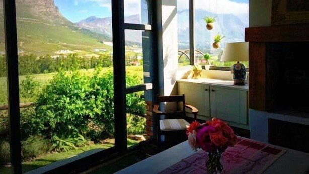 In-room dining - Courchevel Cottages (Franschhoek)
