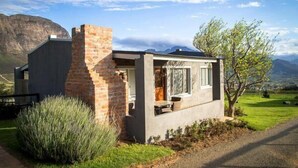 Room - Courchevel Cottages (Franschhoek)