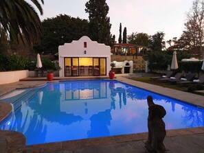 Seasonal outdoor pool, sun loungers - Slaley Country House (Stellenbosch)