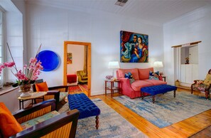 Sala de estar en el lobby