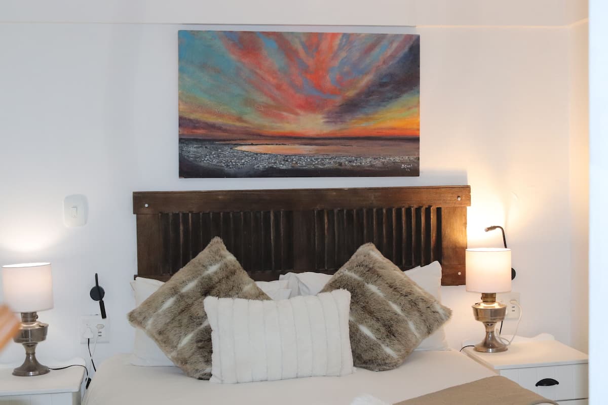 Classic Suite, Garden View | Egyptian cotton sheets, premium bedding, pillowtop beds, minibar