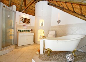 Luxury Room, 1 Bedroom, Balcony, Sea View (Bayview) | Bathroom - Gilcrest Place (Paternoster)