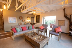 Lounge - Antares Bush Camp & Safaris - Hostel (Phalaborwa)