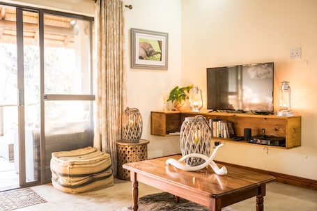 Rukiya Family House | Living room. Rukiya Safari Camp