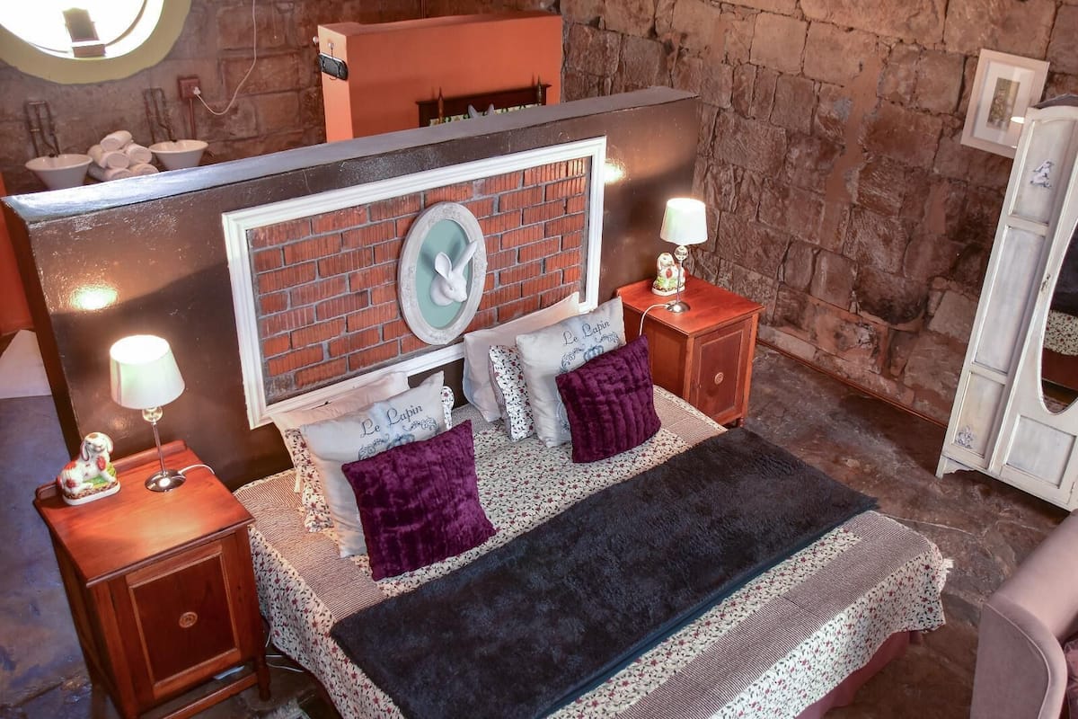 Comfort loft, 1 slaapkamer | 10 slaapkamers, een kluis op de kamer, individueel gedecoreerd
