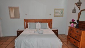 Unclassified image, 2 of 5, button - Langebaan Sea Cottages (Langebaan)
