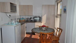 Unclassified image, 4 of 5, button - Langebaan Sea Cottages (Langebaan)