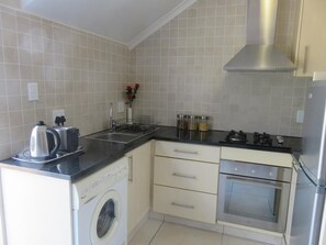 Réfrigérateur, micro-ondes, four, lave-vaisselle