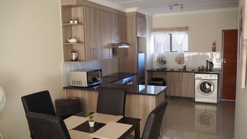 Classic Apartment, 2 Bedrooms | In-room dining