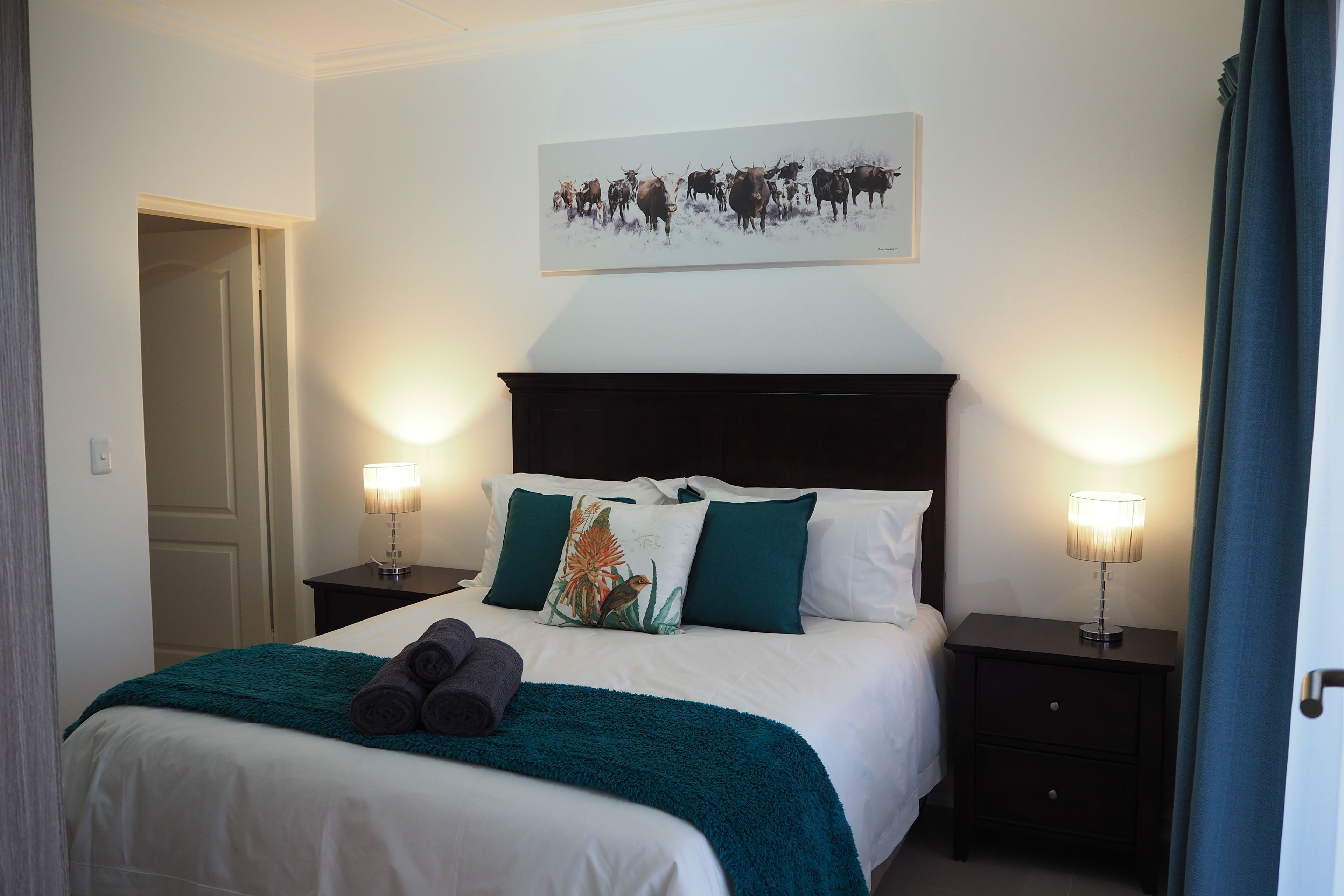 Classic Apartment, 2 Bedrooms | Premium bedding, in-room safe, laptop workspace, blackout curtains