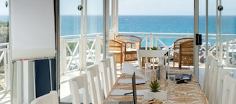 Boulders Beach Hotel, Cafe and Curio