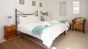 Chambre Triple Confort | Espace de travail pour ordinateur portable, Wi-Fi gratuit