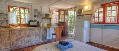 Boma Cottage | Strykejern/-brett og sengetøy