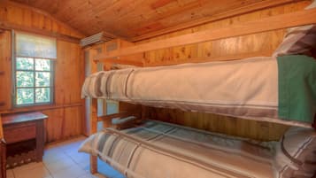 Hide-Away Cottage | 1 bedroom, iron/ironing board, bed sheets
