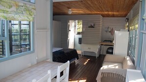 Bush Cottage | Setrika/meja setrika dan seprai linen
