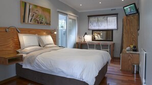 Standard Double Room - Ten Stirling B&B (Johannesburg)