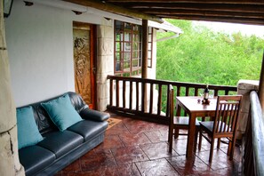 Lion Superior King Suite | In-room safe, individually decorated, individually furnished, desk - Beyond The Boma Boutique Guest (Nkomazi)