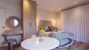 Sparrow Room  | 객실 내 금고, 책상, 노트북 작업 공간, 다리미/다리미판