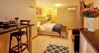 Lavenders At Constantia Guest