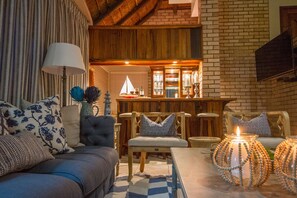 Lounge - Little Rock Guest House (Jongensfontein)