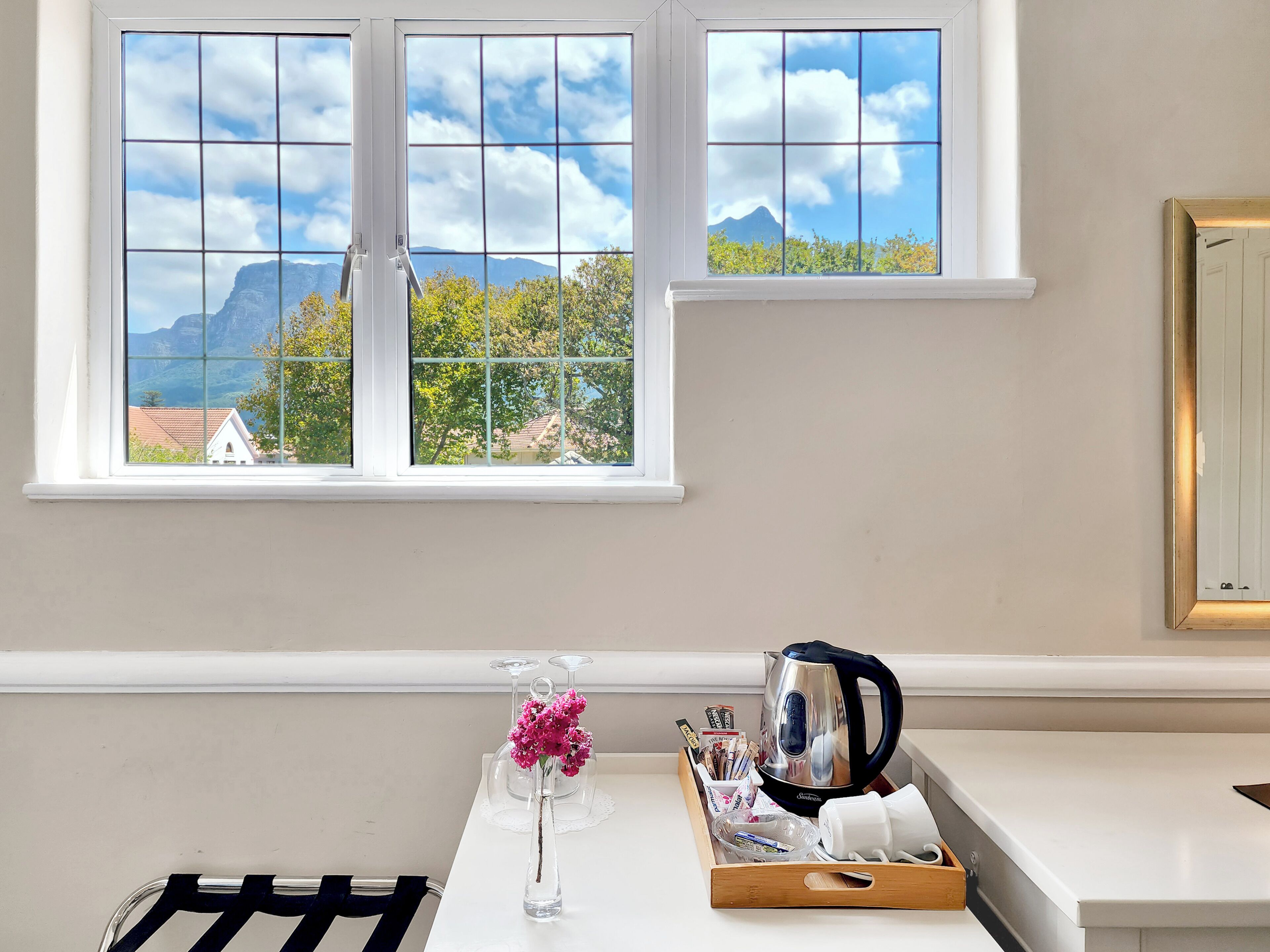 Paisley Suite | 1 bedroom, premium bedding, in-room safe, individually decorated