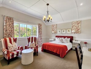 Birds of Paradise Suite | 1 bedroom, premium bedding, in-room safe, individually decorated - Roodenburg House 1882 (Cape Town)