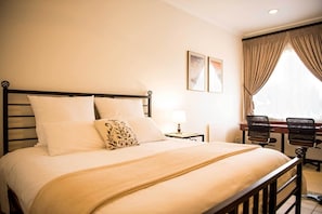 Apartamento superluxo, 2 quartos | 1 quarto, roupas de cama antialérgicas, individualmente decorados