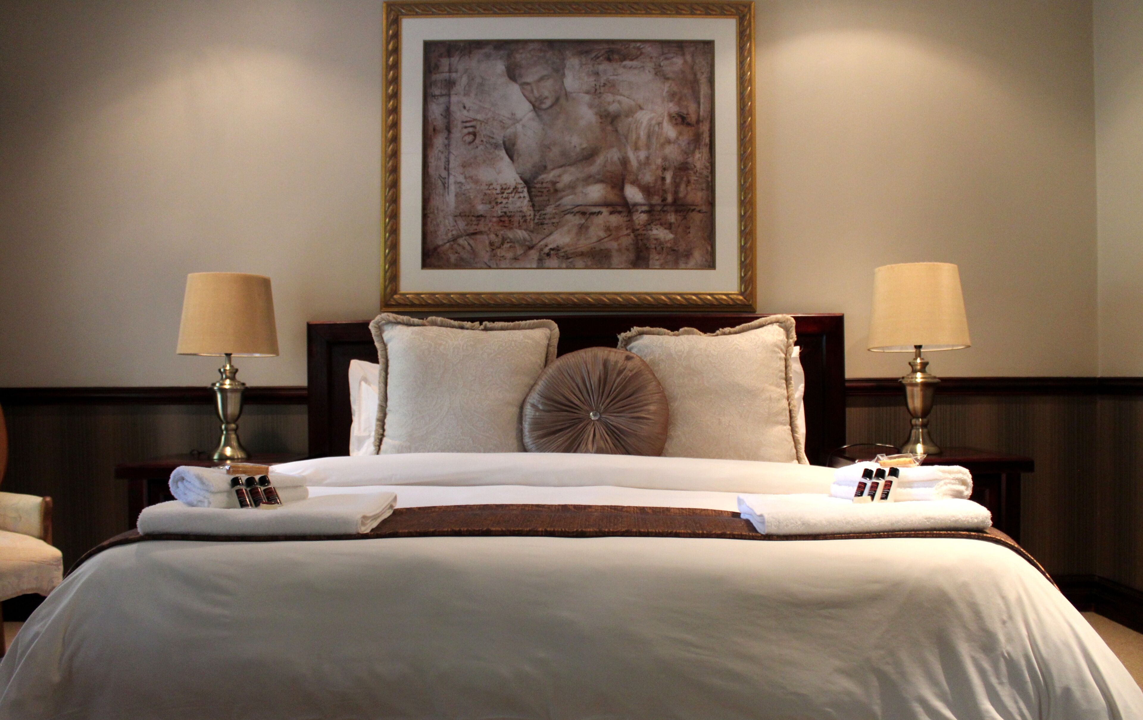 executive room (buffalo) | 1 bedroom, premium bedding, in-room safe, individually decorated