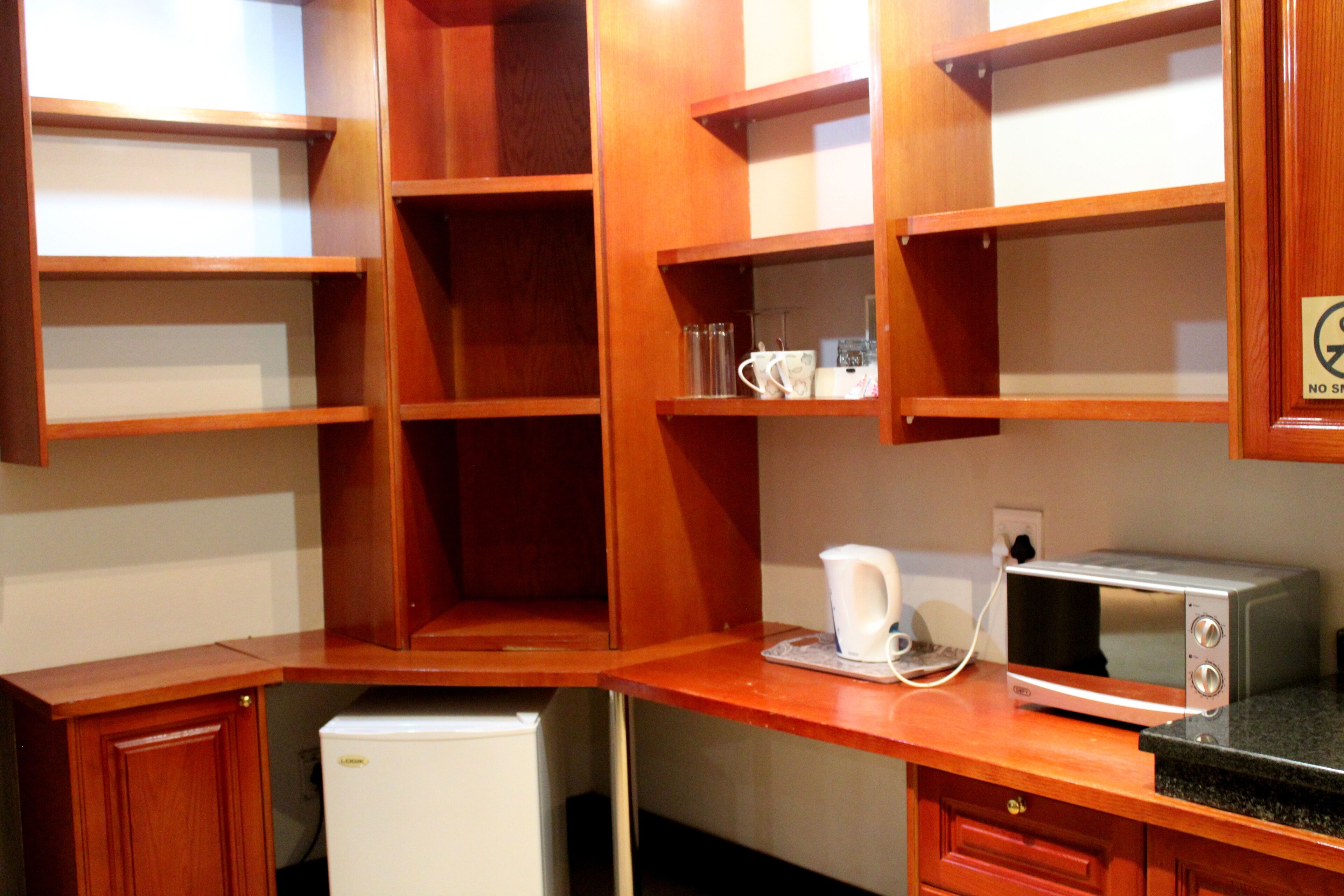 executive room (buffalo) | private kitchen | fridge, microwave, electric kettle
