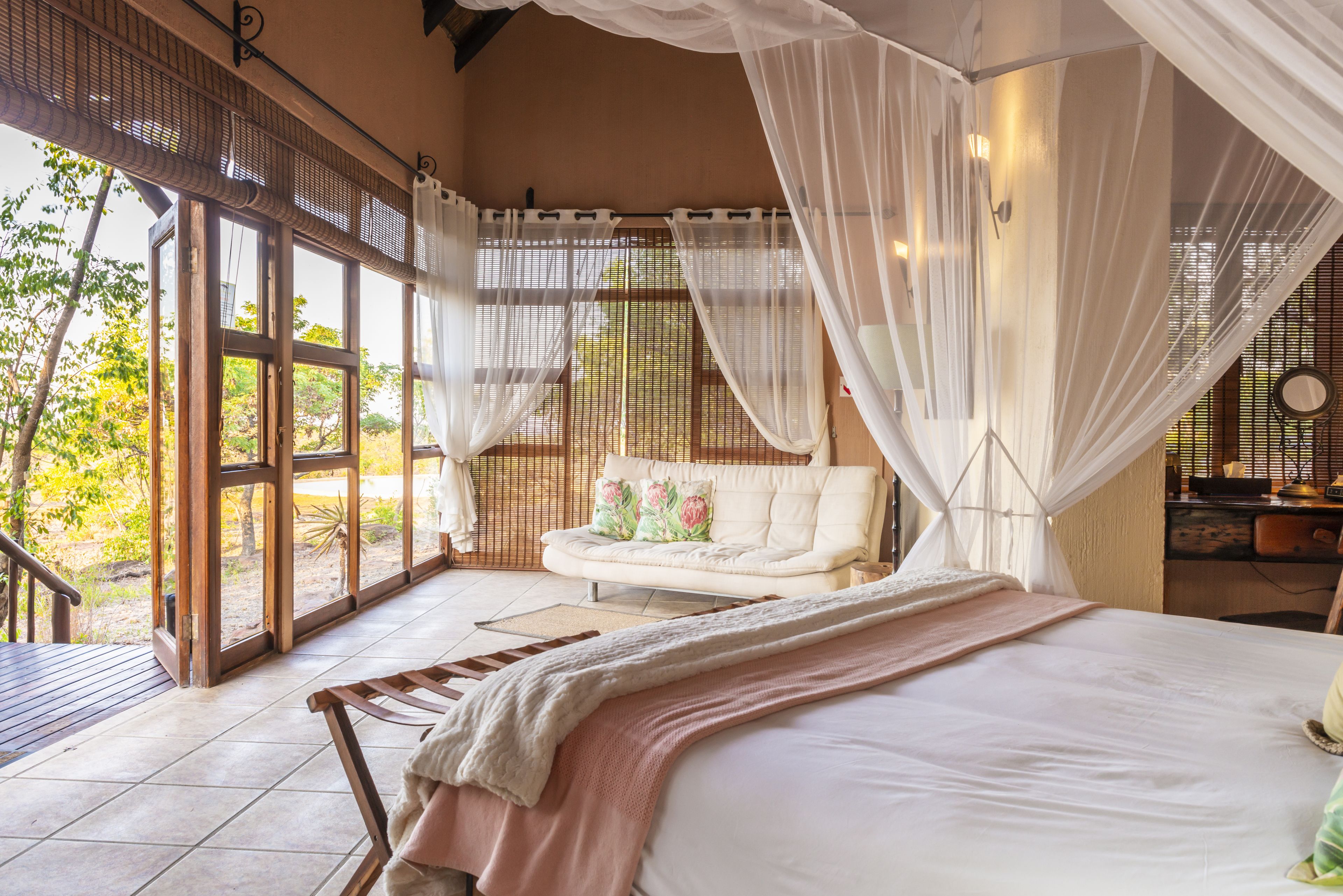 Suite, 2 Twin Beds | Living room