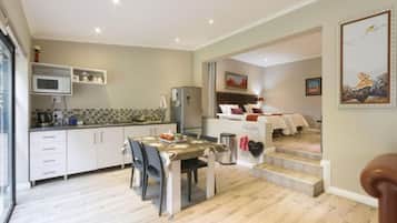 Queensrest 2 | Private kitchenette | Full-size fridge, microwave, electric kettle, toaster