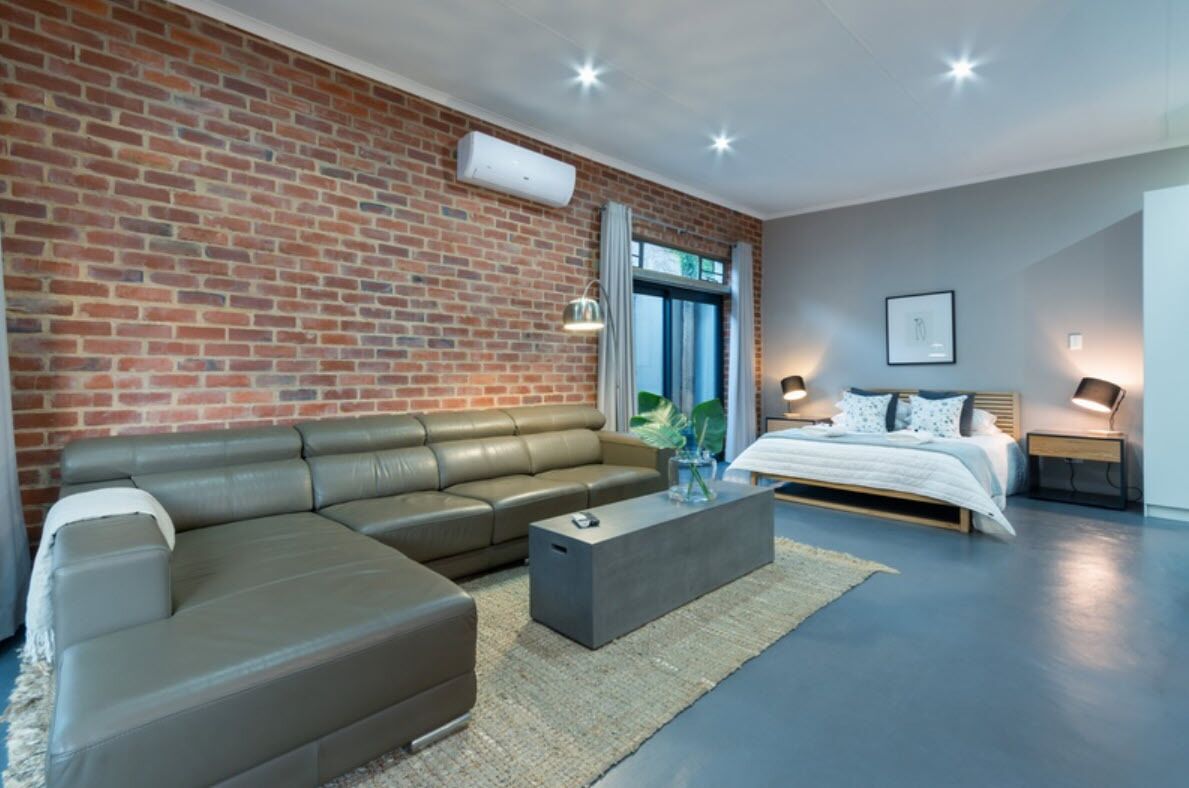 Desk, laptop workspace, blackout drapes, free WiFi