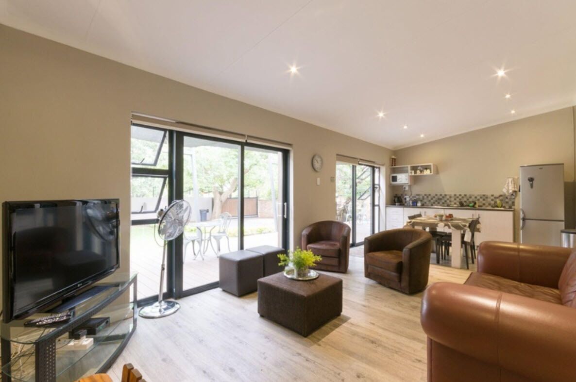 Queensrest 2 | Living room