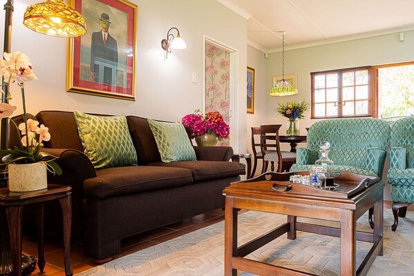 Black Grouse Cottage | Living room