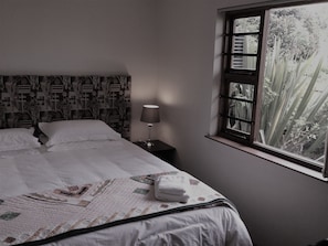 Deluxe dubbelrum (Queen) | Tempur-Pedic-madrasser, skrivbord, arbetsyta för laptop och gratis wi-fi
