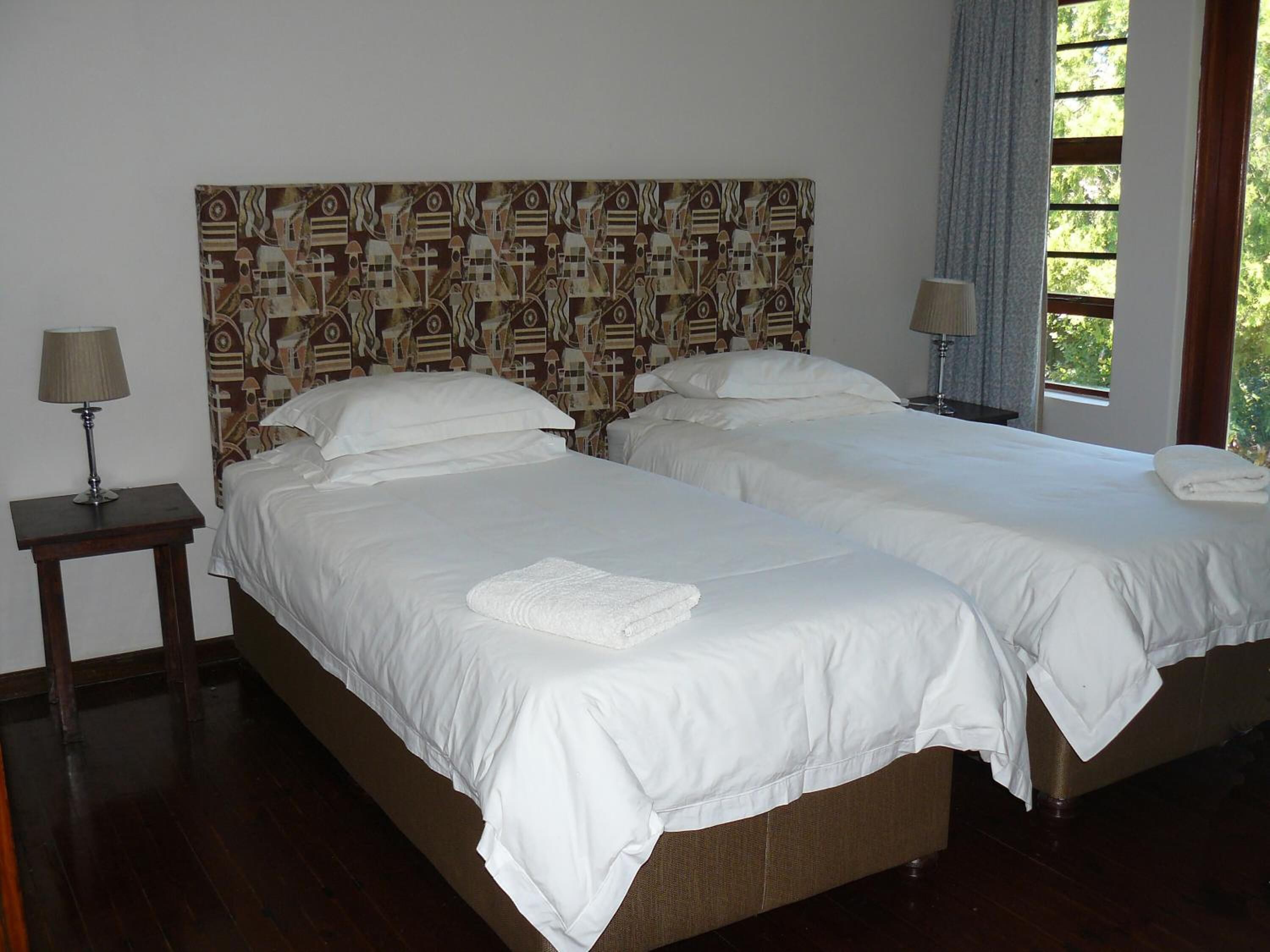 أسرّة تيمبور بديك ومكتب ومساحة عمل للكمبيوتر المحمول وواي فاي مجانًا