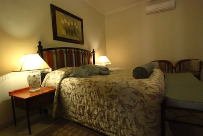 Ya Rena Guesthouse