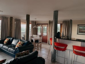 Living area - Oyster Kaya (Oyster Bay)